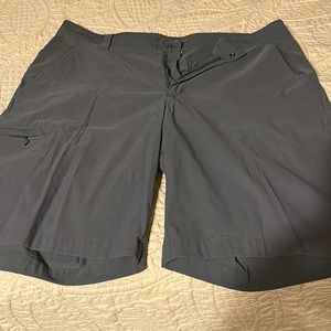 Men's 36 Columbia Grey shorts
